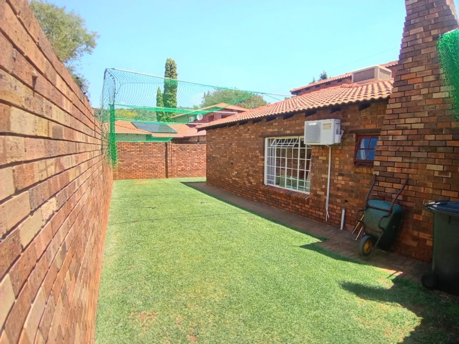 To Let 4 Bedroom Property for Rent in Geelhoutpark North West